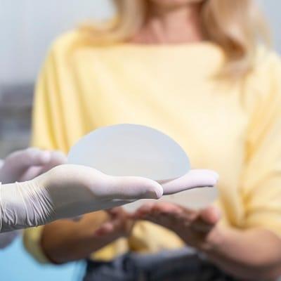 Is breast augmentation an injectable treatment in Islamabad?