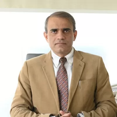 Dr Naveed Azhar - Hair Treatment Review