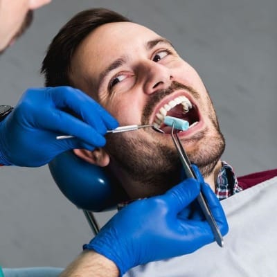 What Happens If A Dental Implant Breaks